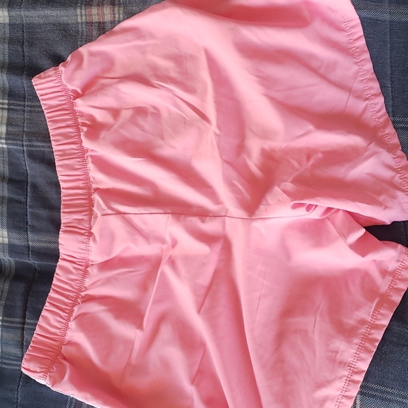Nike athletic shorts size L. - Picture 4 of 6